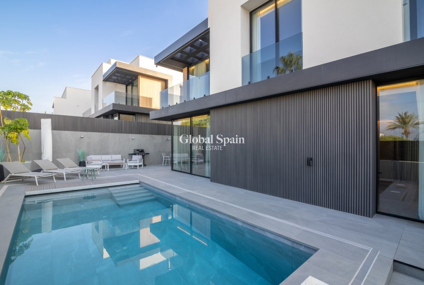 Wederverkoop - Villa -
Albir - center