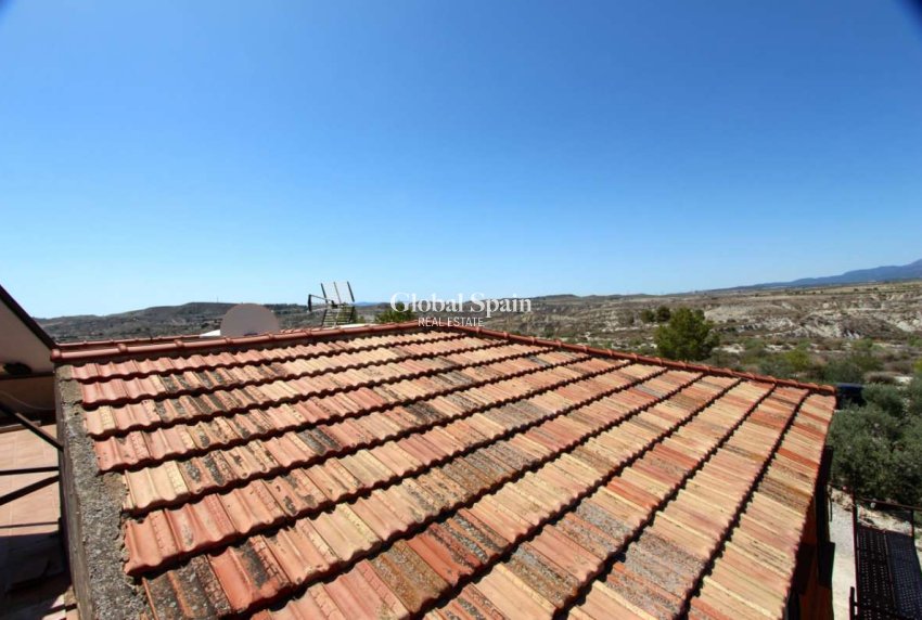 Wederverkoop - VILLA -
ALBUDEITE - Inland