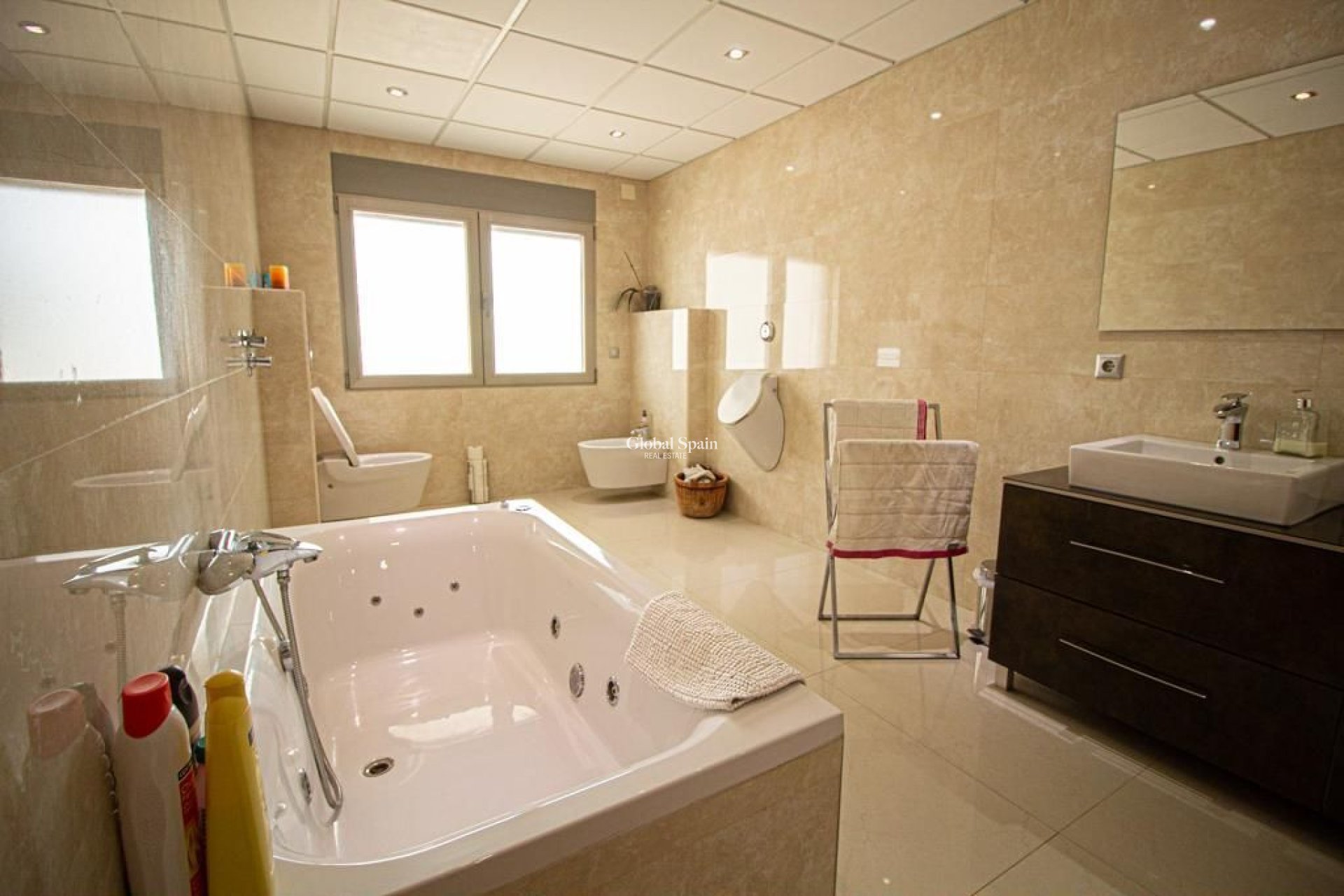 Wederverkoop - VILLA -
ALFAZ DEL PI - Albir