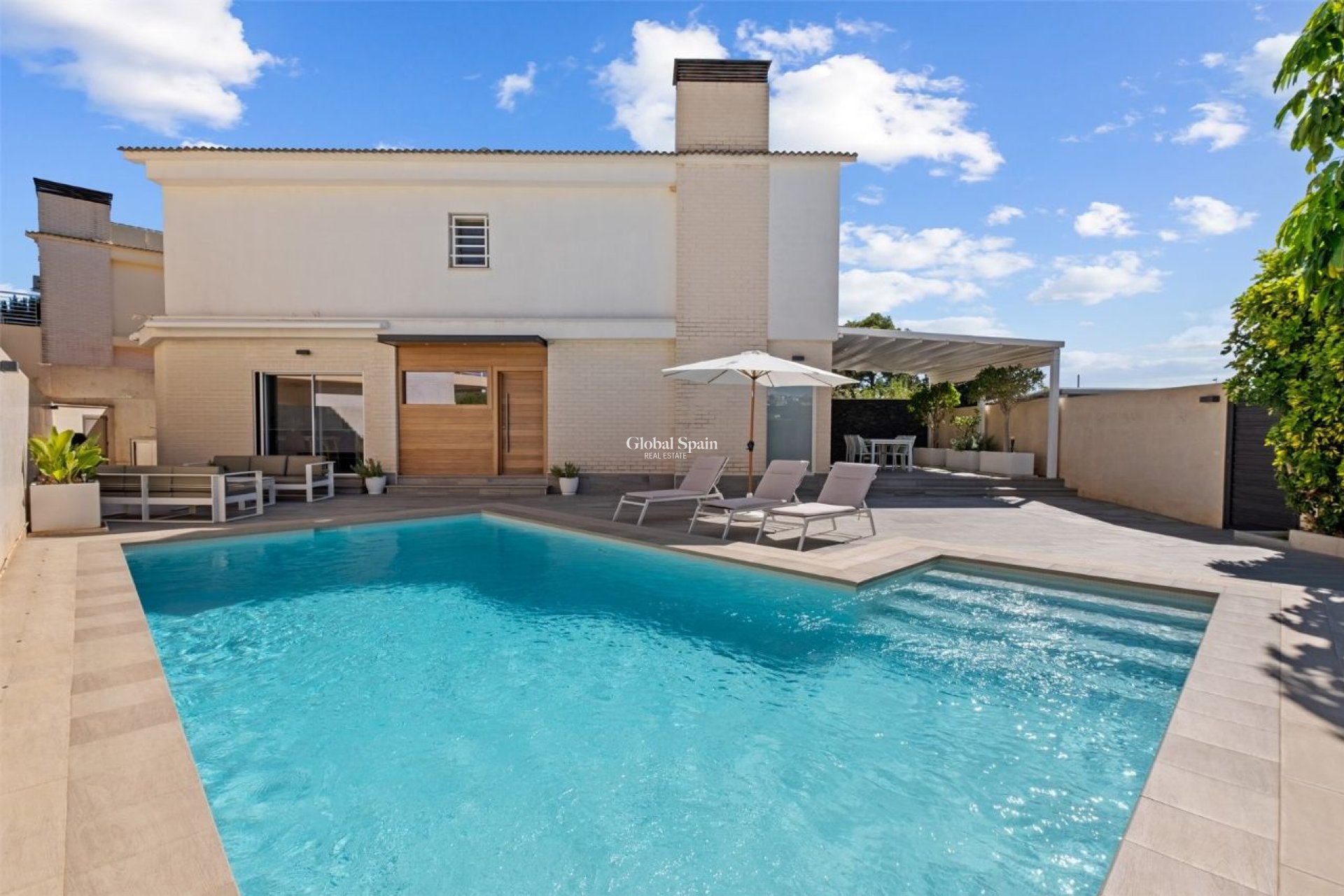 Wederverkoop - VILLA -
ALFAZ DEL PI - Costa Blanca