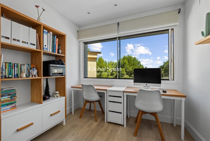 Wederverkoop - VILLA -
ALFAZ DEL PI - Costa Blanca