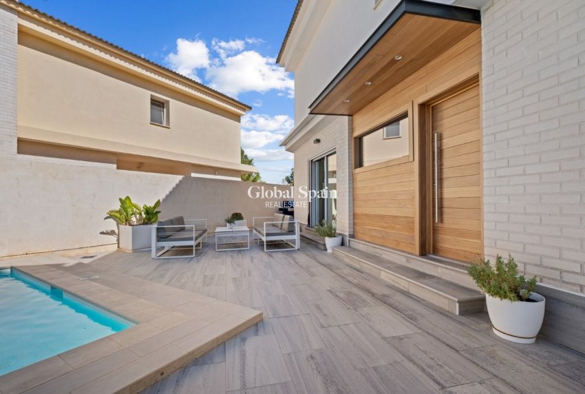 Wederverkoop - VILLA -
ALFAZ DEL PI - Costa Blanca