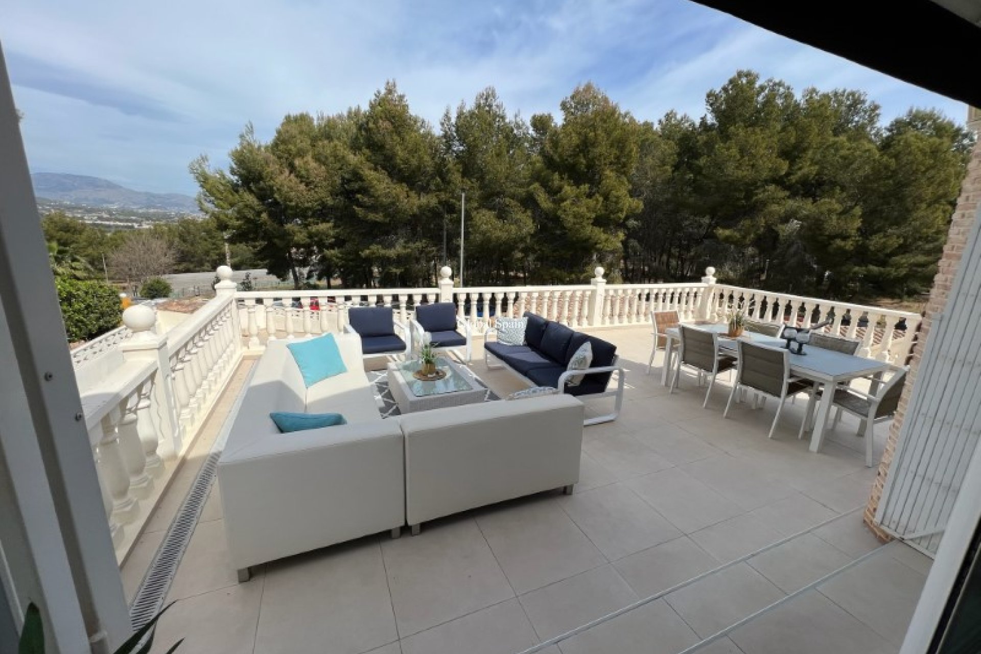 Wederverkoop - VILLA -
ALFAZ DEL PI - Costa Blanca