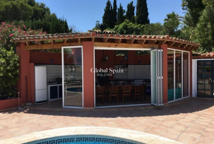 Wederverkoop - VILLA -
ALFAZ DEL PI - Costa Blanca