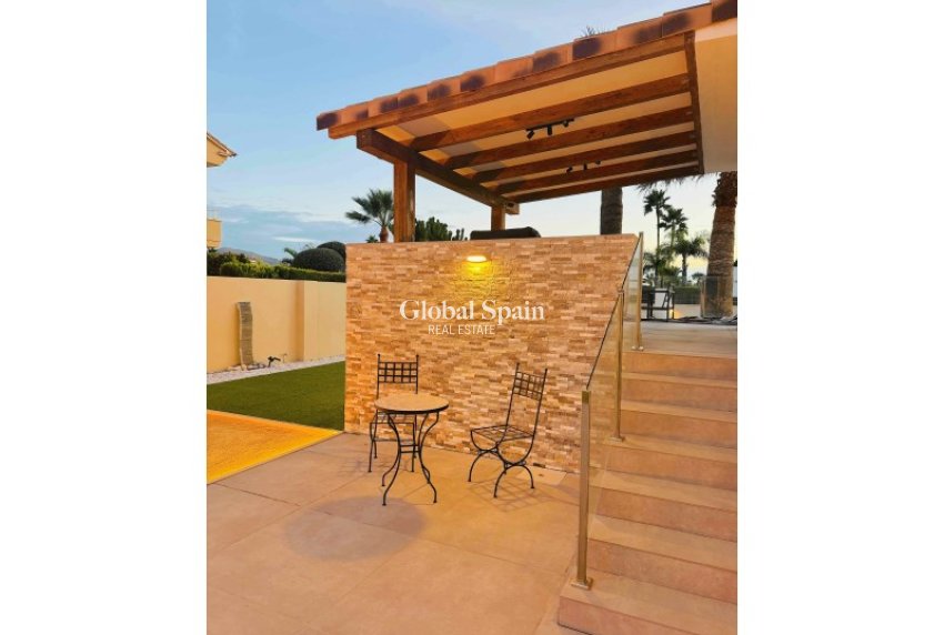 Wederverkoop - VILLA -
ALFAZ DEL PI - Costa Blanca