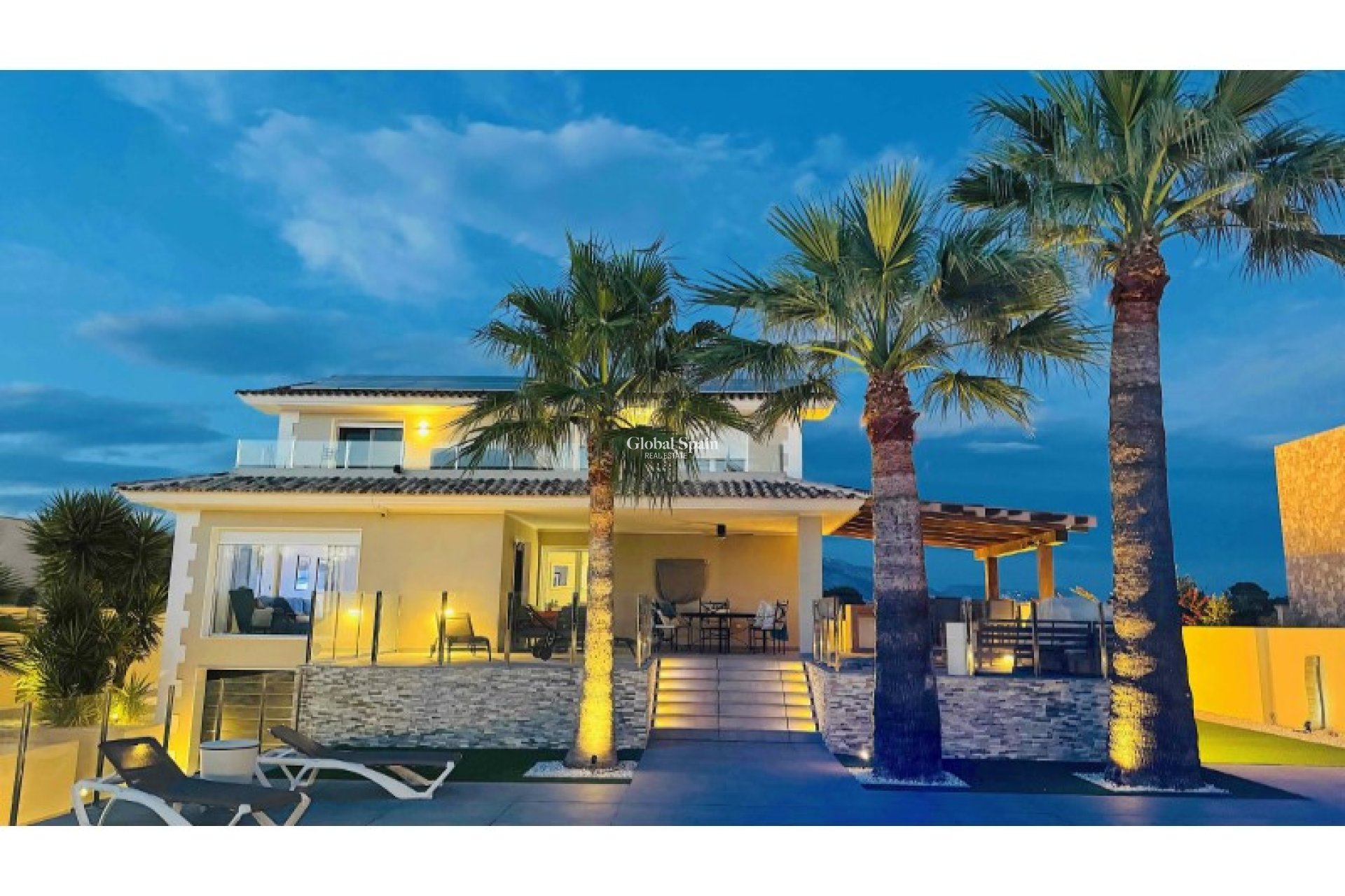 Wederverkoop - VILLA -
ALFAZ DEL PI - Costa Blanca