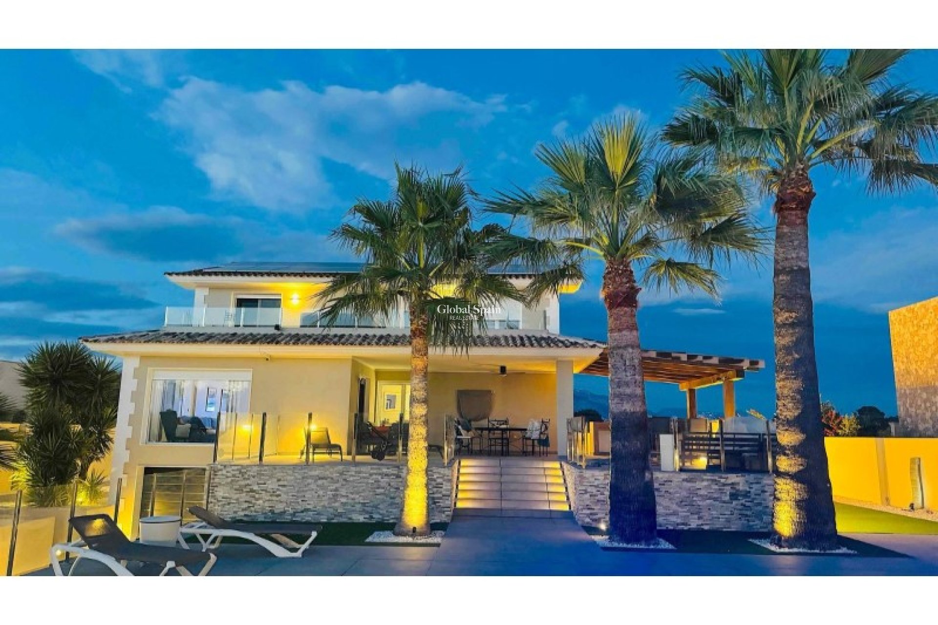 Wederverkoop - VILLA -
ALFAZ DEL PI - Costa Blanca