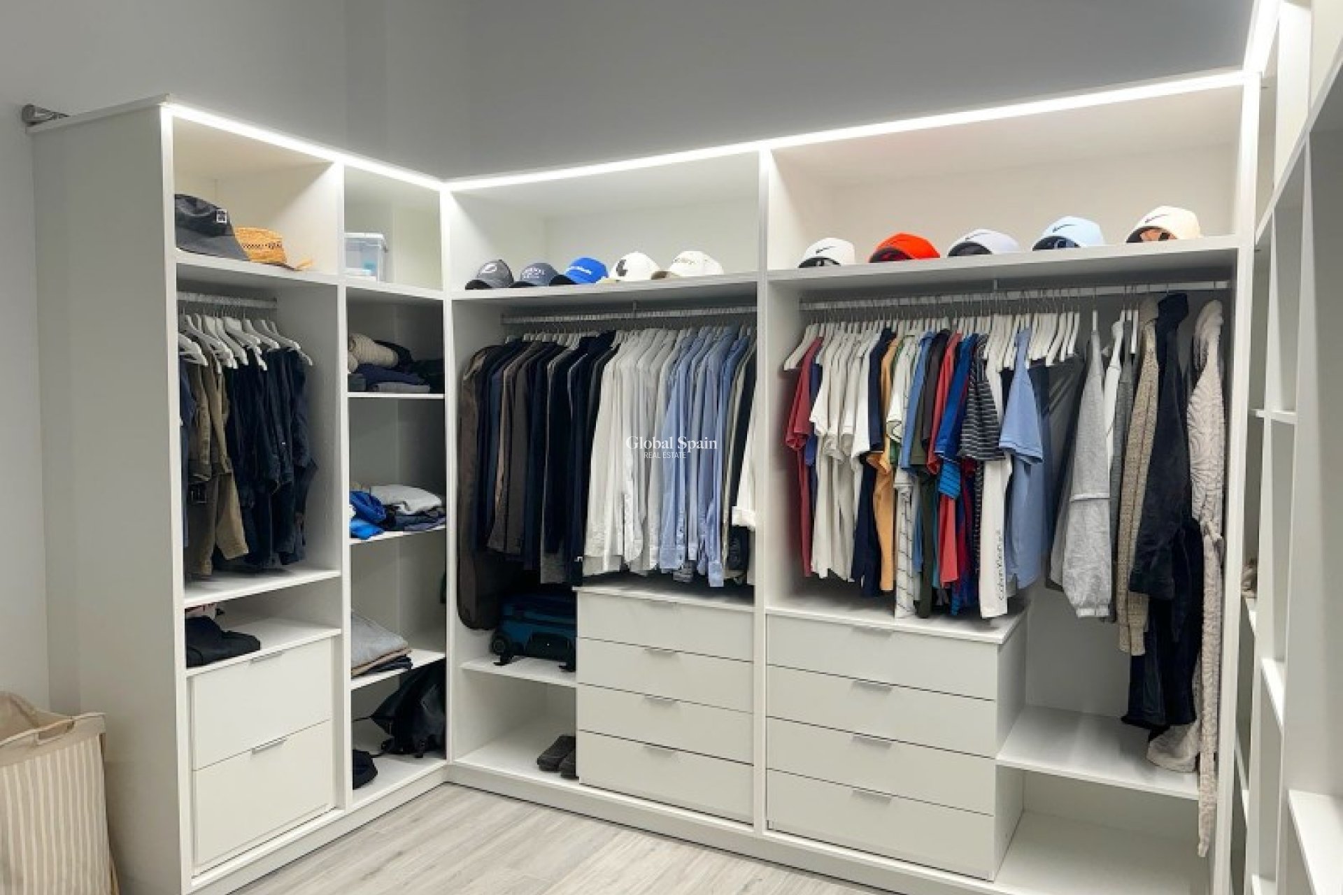 Wederverkoop - VILLA -
ALFAZ DEL PI - Costa Blanca