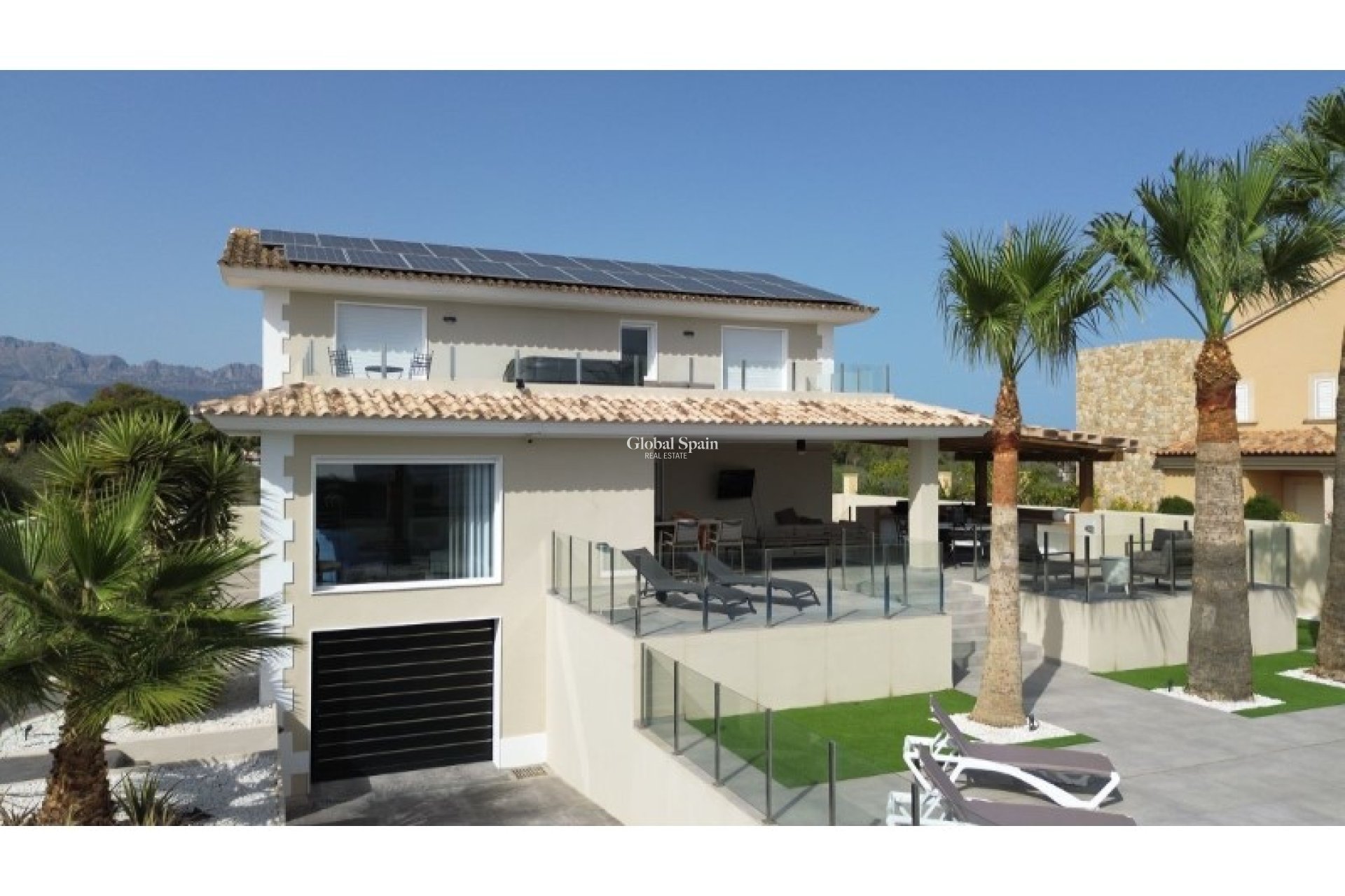Wederverkoop - VILLA -
ALFAZ DEL PI - Costa Blanca