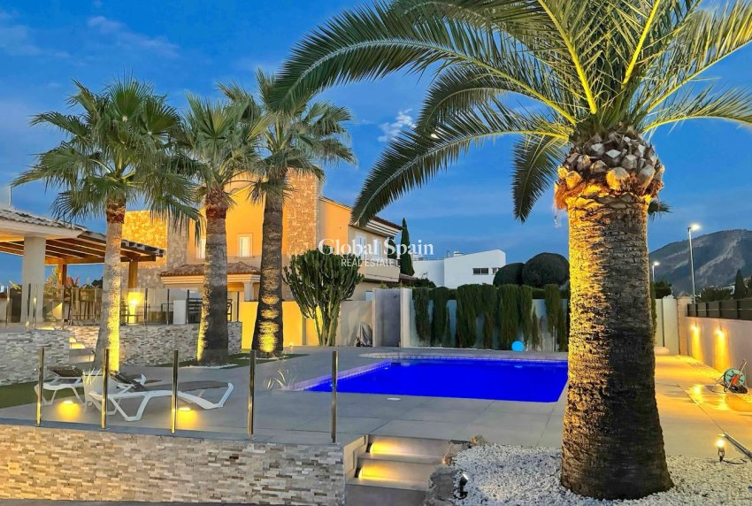 Wederverkoop - VILLA -
ALFAZ DEL PI - Costa Blanca
