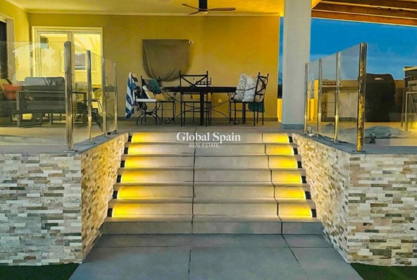 Wederverkoop - VILLA -
ALFAZ DEL PI - Costa Blanca
