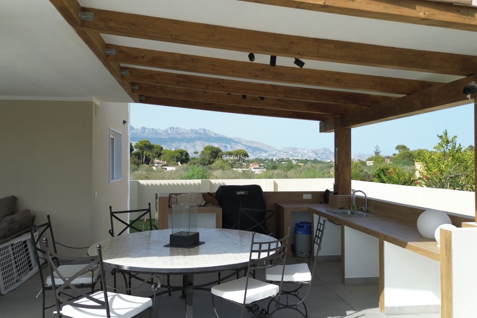 Wederverkoop - VILLA -
ALFAZ DEL PI - Costa Blanca