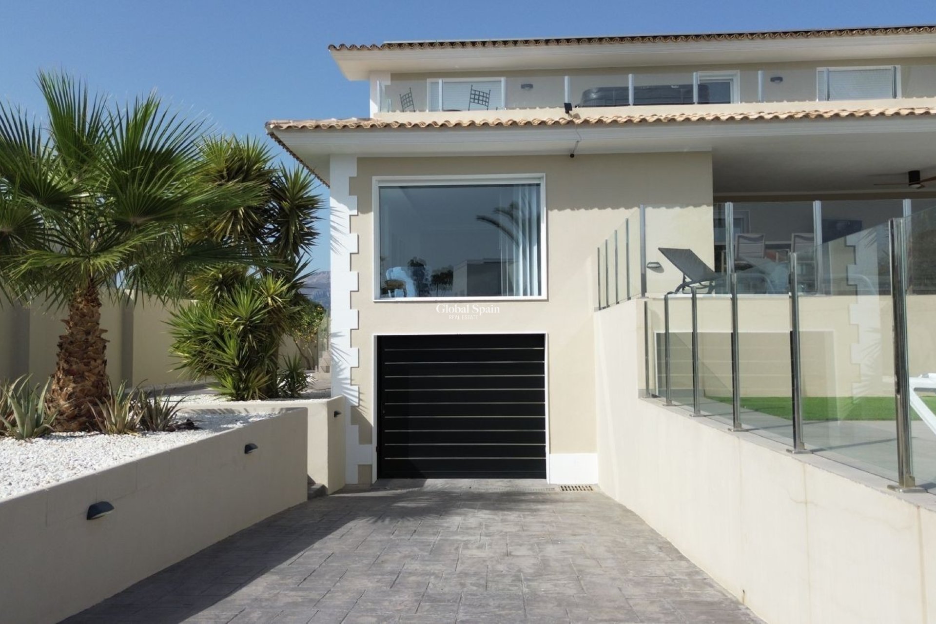 Wederverkoop - VILLA -
ALFAZ DEL PI - Costa Blanca