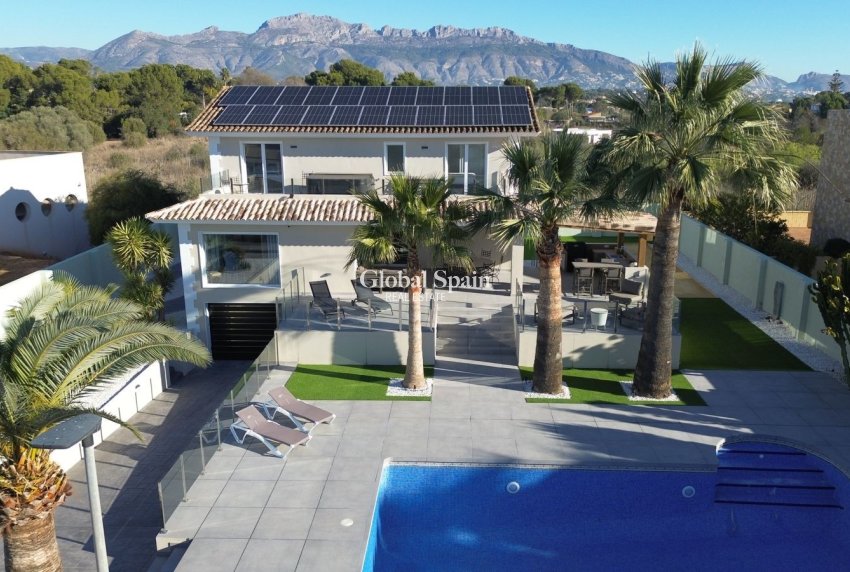 Wederverkoop - VILLA -
ALFAZ DEL PI - Costa Blanca