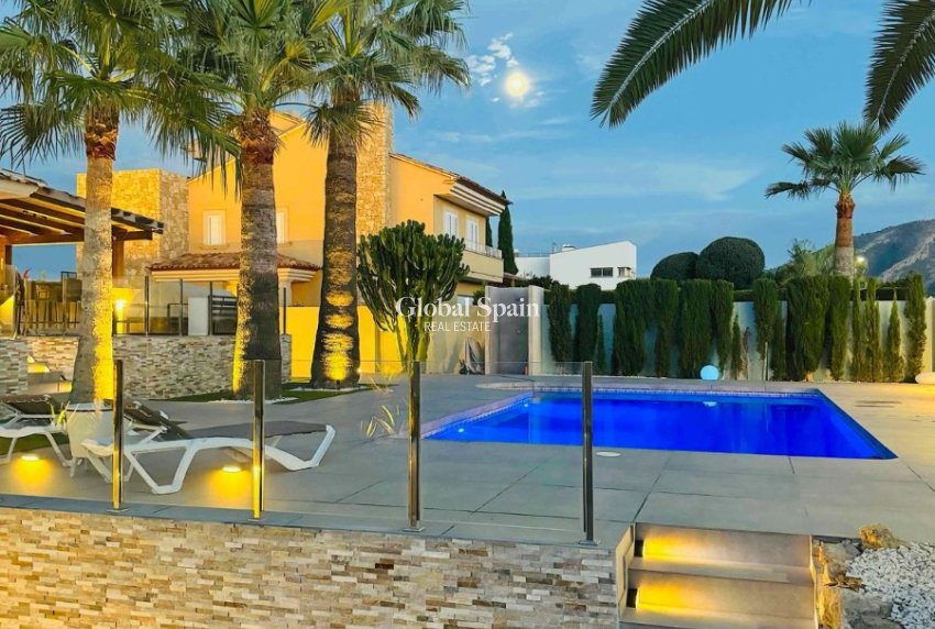 Wederverkoop - VILLA -
ALFAZ DEL PI - Costa Blanca