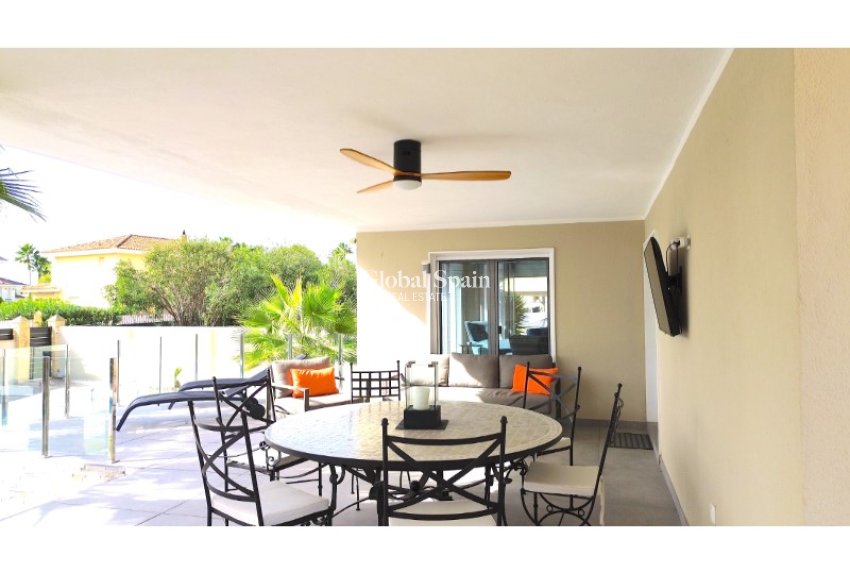 Wederverkoop - VILLA -
ALFAZ DEL PI - Costa Blanca