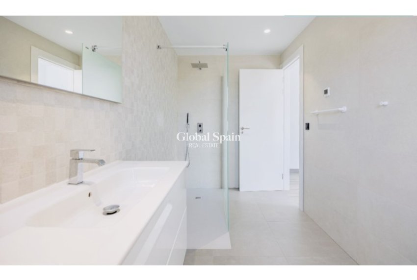 Wederverkoop - VILLA -
ALFAZ DEL PI - Costa Blanca