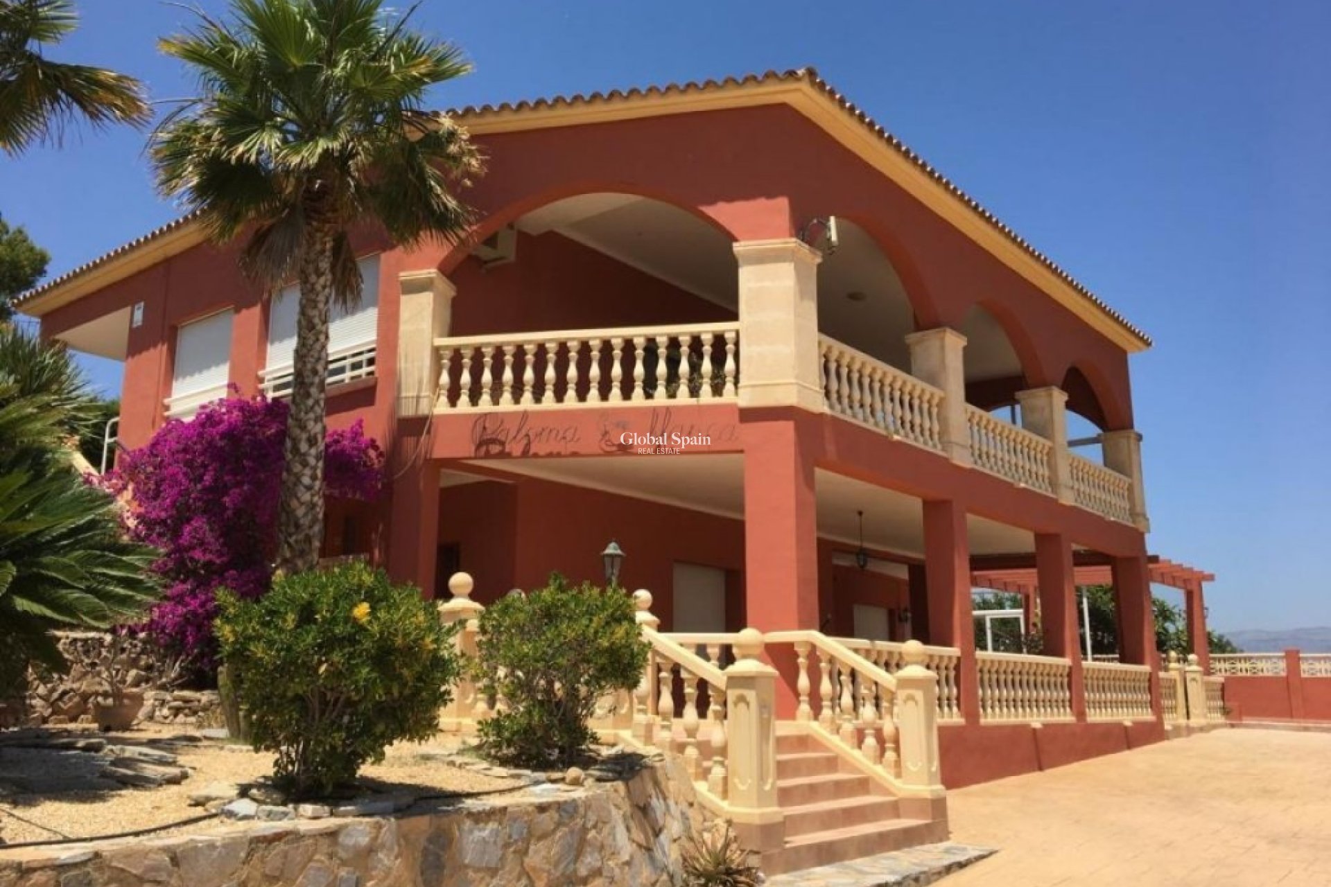 Wederverkoop - VILLA -
ALFAZ DEL PI - Costa Blanca