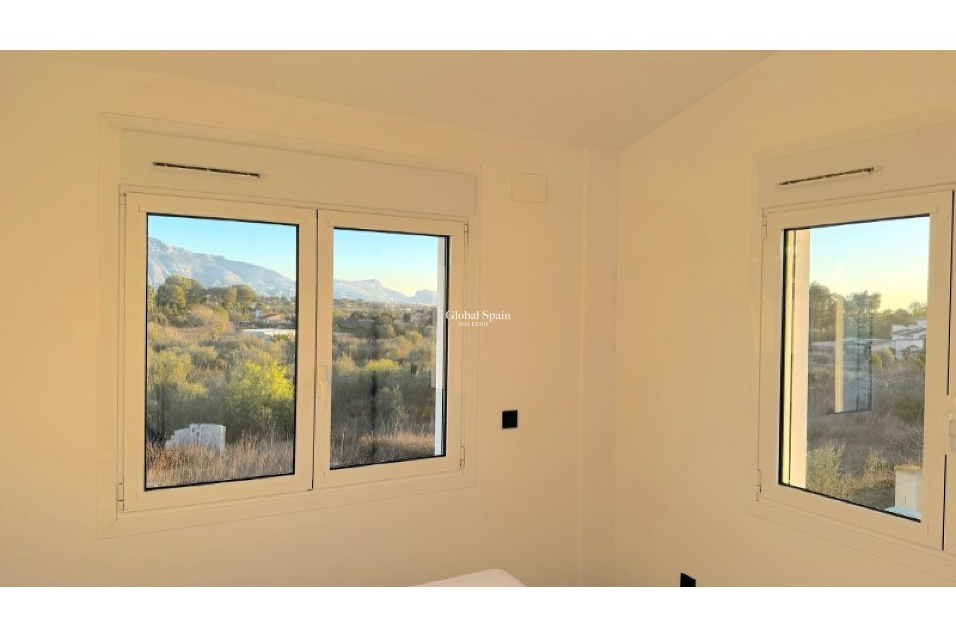 Wederverkoop - VILLA -
ALFAZ DEL PI - Costa Blanca