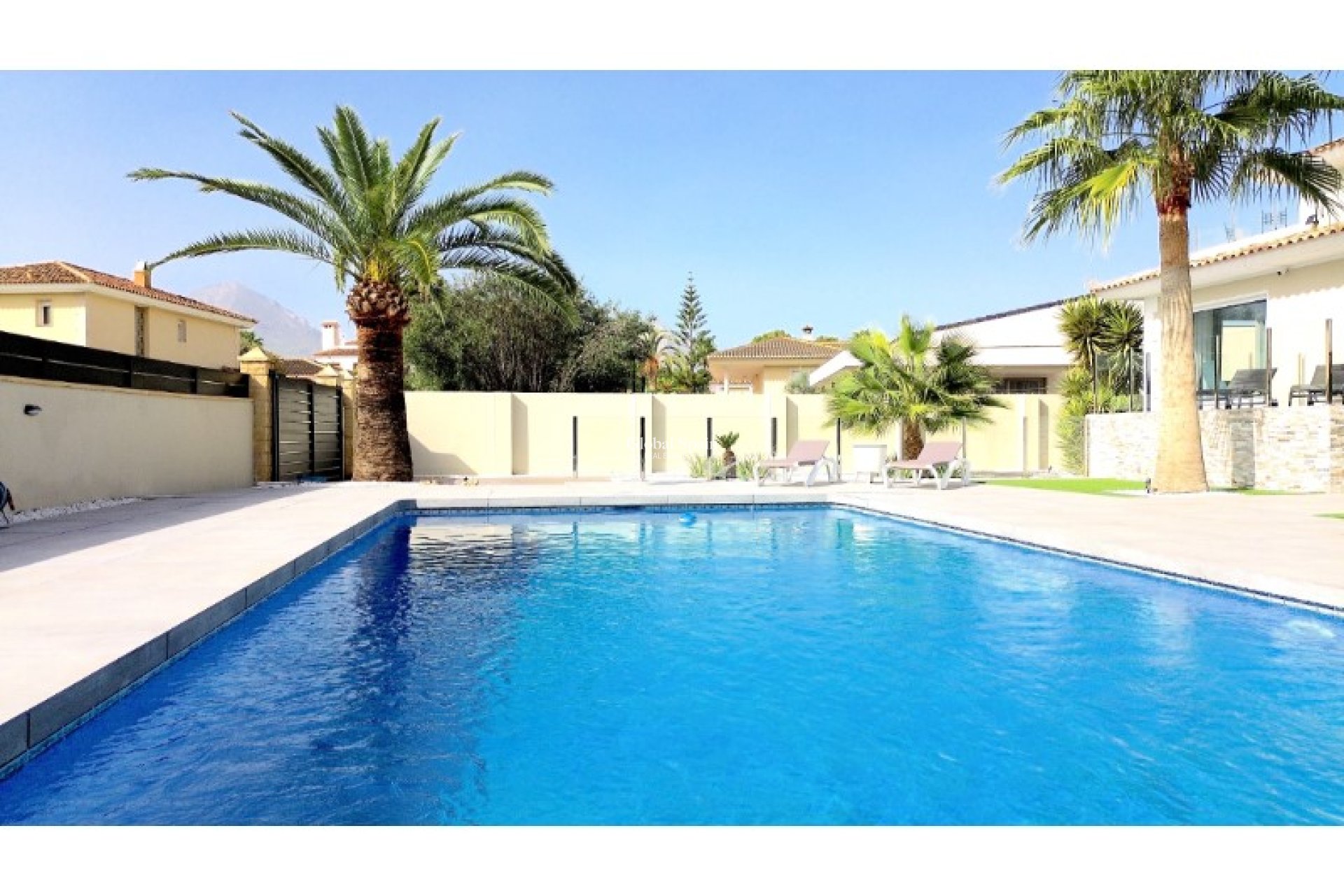 Wederverkoop - VILLA -
ALFAZ DEL PI - Costa Blanca