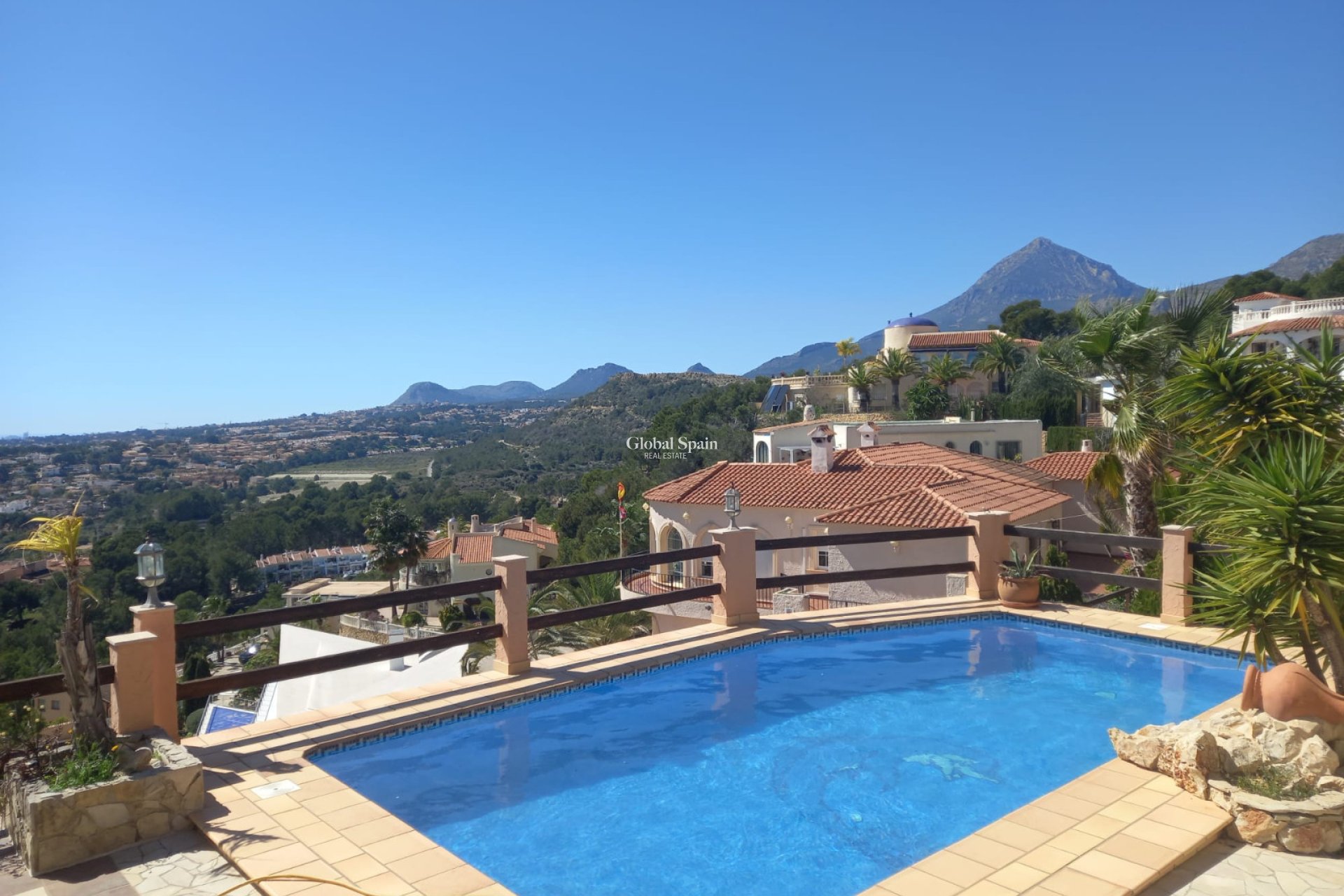 Wederverkoop - VILLA -
ALFAZ DEL PI