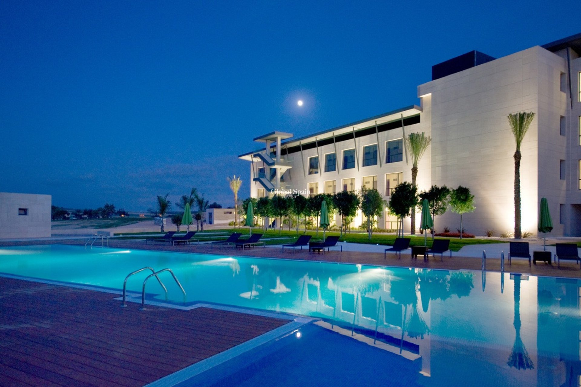 Wederverkoop - VILLA -
ALGORFA - Inland