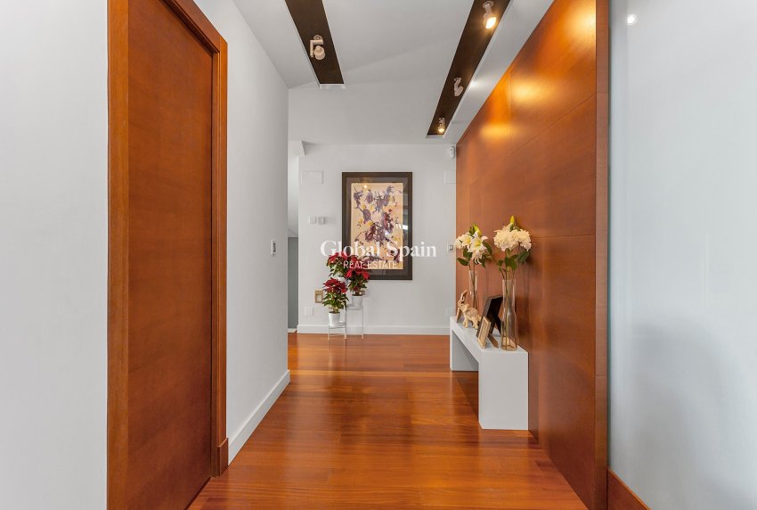 Wederverkoop - VILLA -
ALGORFA - Inland