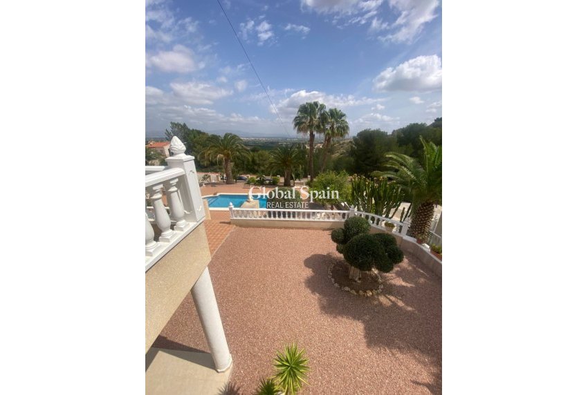 Wederverkoop - VILLA -
ALGORFA - Inland