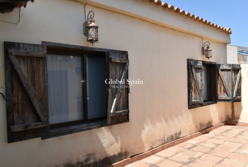 Wederverkoop - VILLA -
ALGORFA - Inland