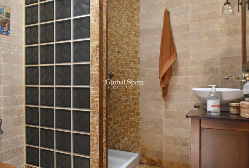 Wederverkoop - VILLA -
ALGORFA - Inland