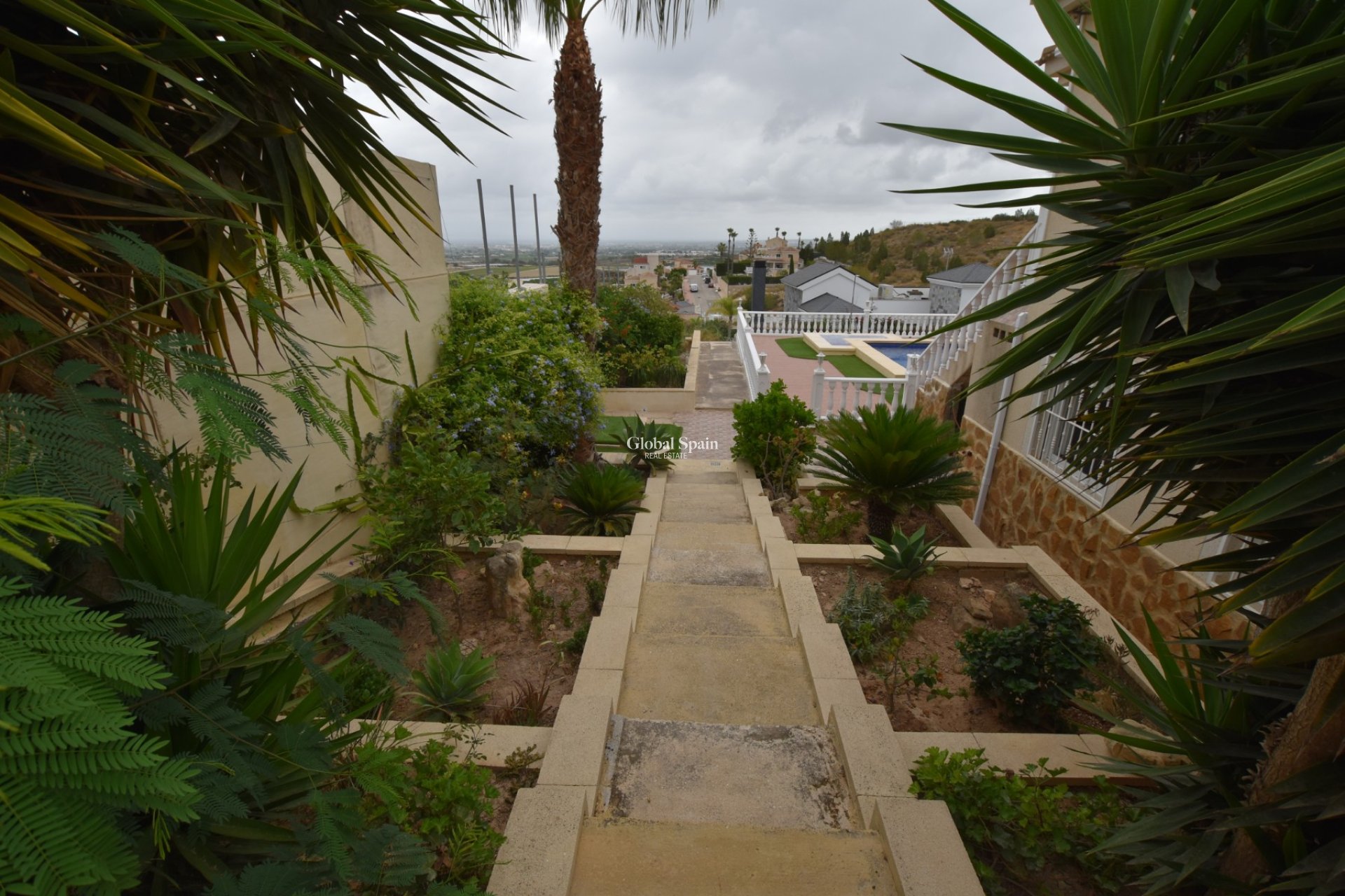 Wederverkoop - VILLA -
ALGORFA - Inland