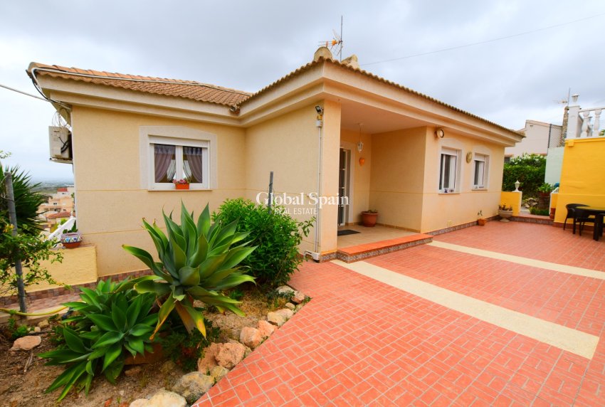 Wederverkoop - VILLA -
ALGORFA - Inland