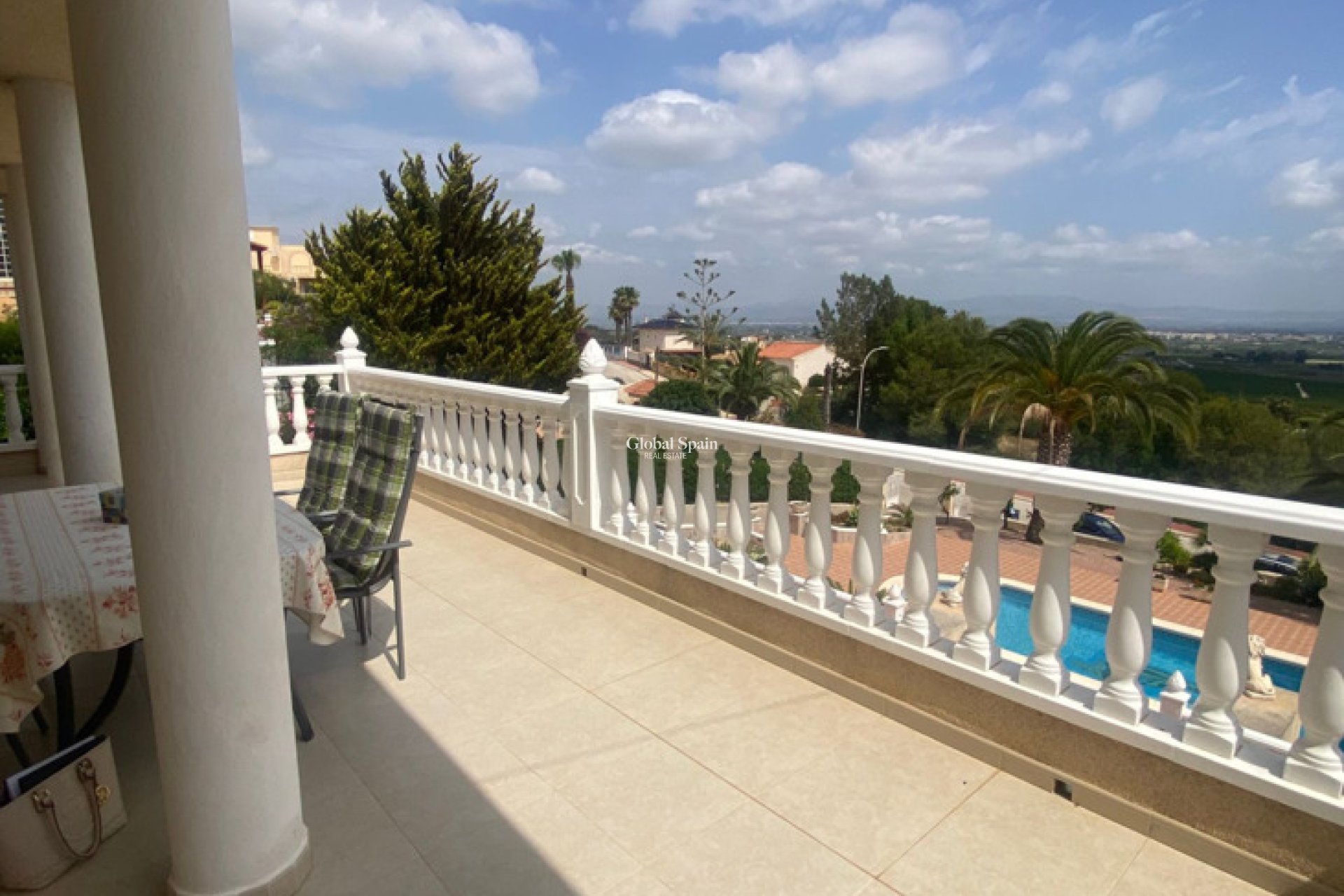 Wederverkoop - VILLA -
ALGORFA - Inland