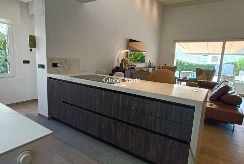 Wederverkoop - VILLA -
ALGORFA - Inland