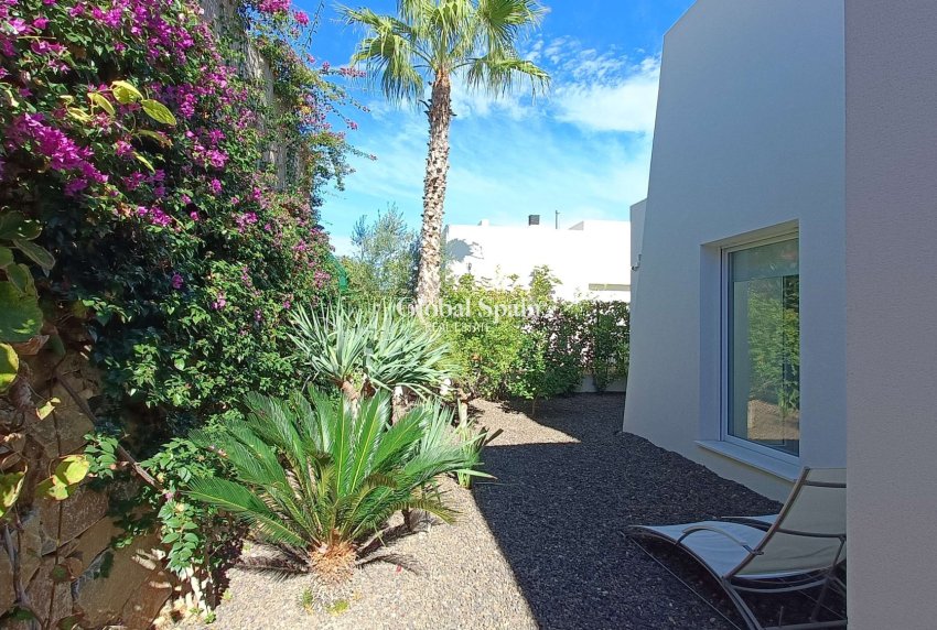 Wederverkoop - VILLA -
ALGORFA - Inland