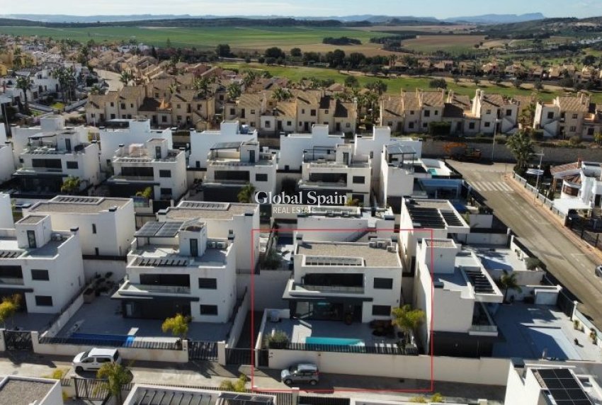 Wederverkoop - VILLA -
ALGORFA - Inland