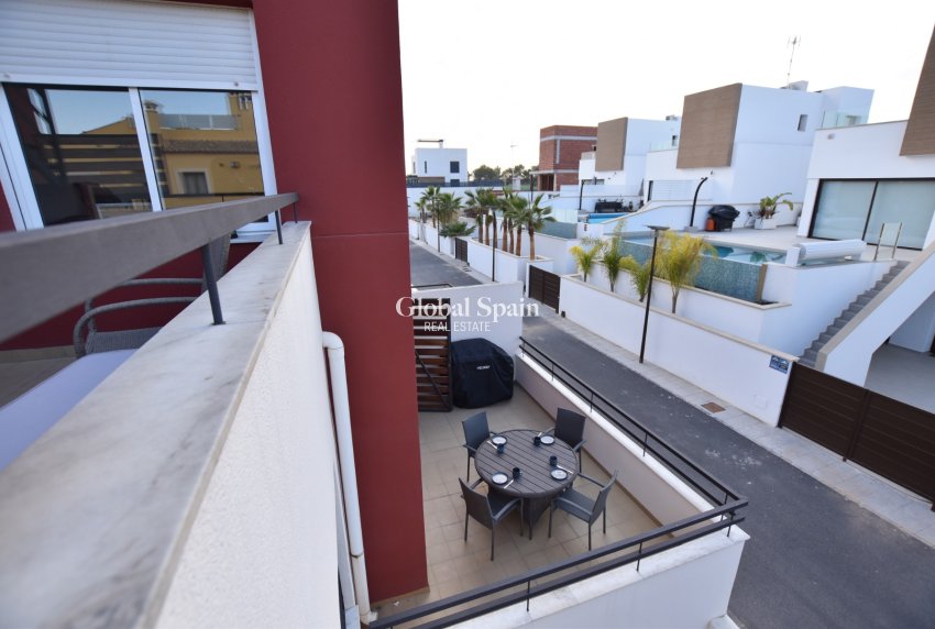 Wederverkoop - VILLA -
ALGORFA - Inland