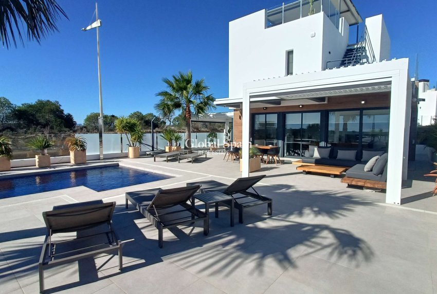 Wederverkoop - VILLA -
ALGORFA - Inland