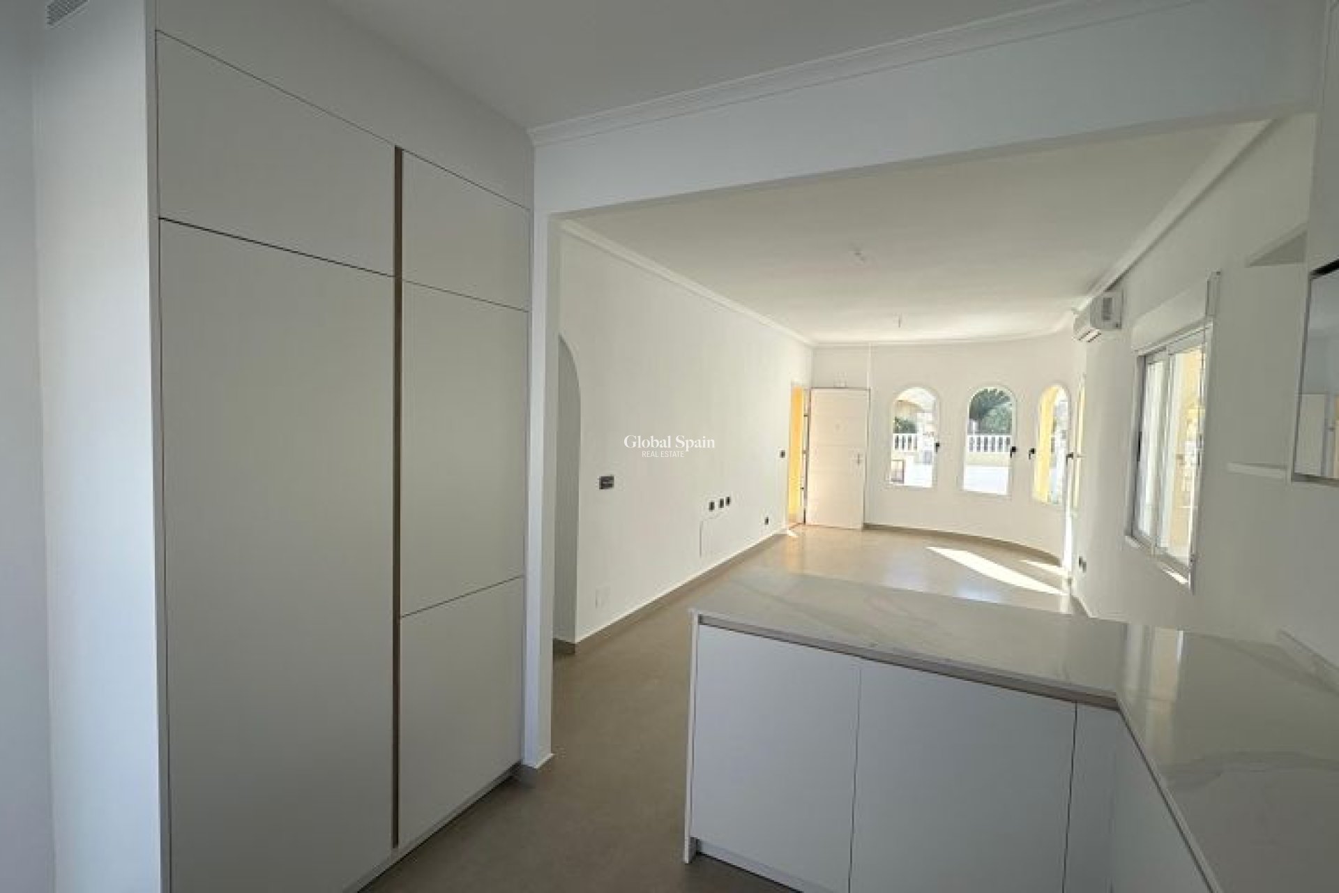 Wederverkoop - VILLA -
ALGORFA - Inland