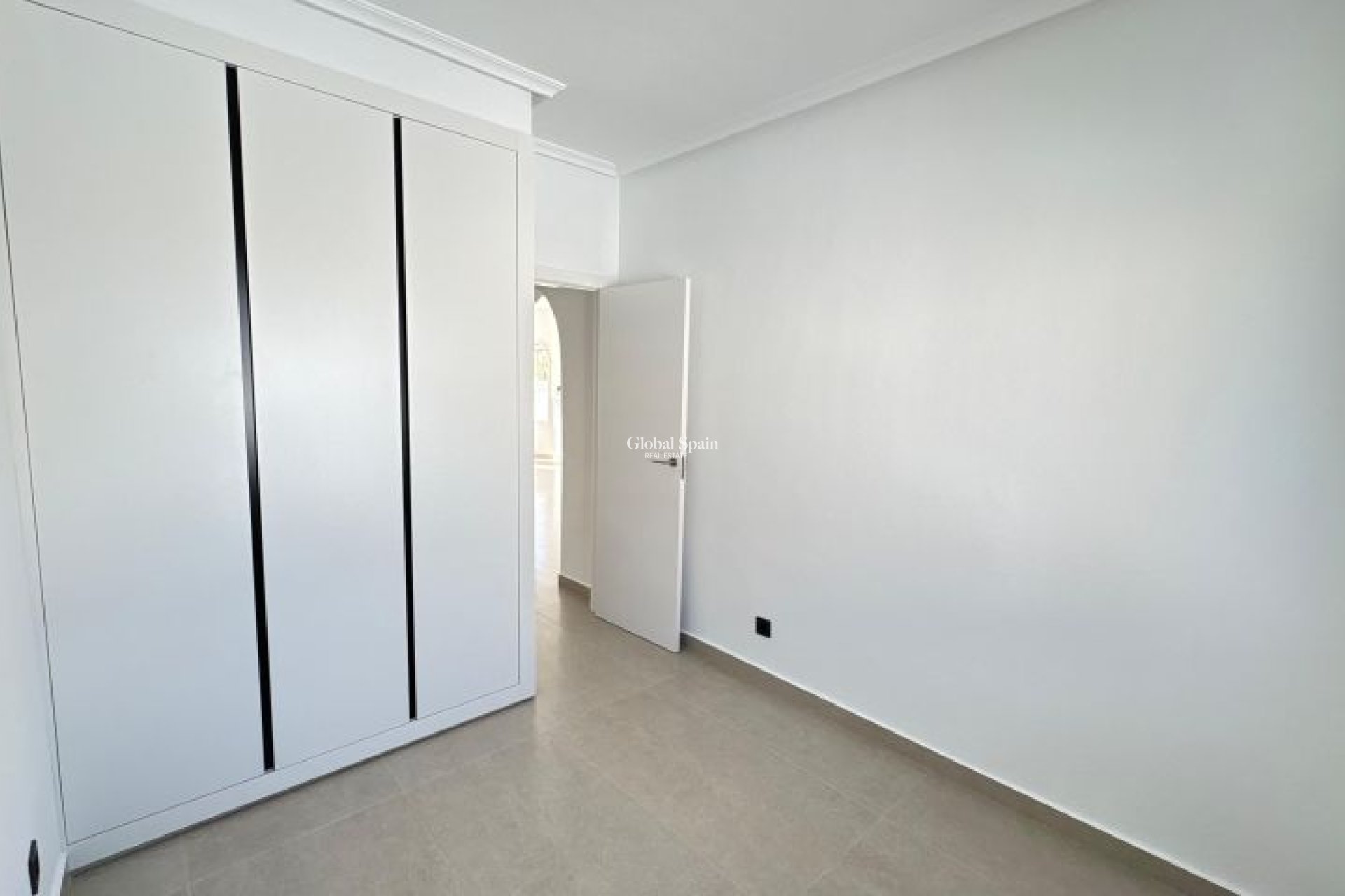 Wederverkoop - VILLA -
ALGORFA - Inland