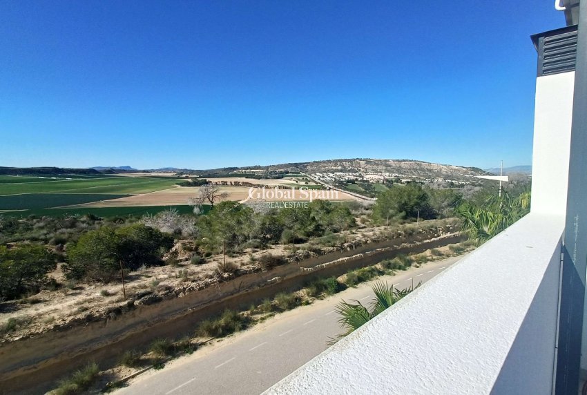 Wederverkoop - VILLA -
ALGORFA - Inland