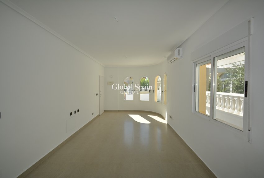 Wederverkoop - VILLA -
ALGORFA - Inland