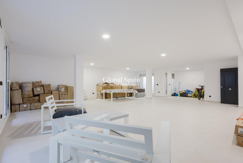 Wederverkoop - VILLA -
ALGORFA - Inland