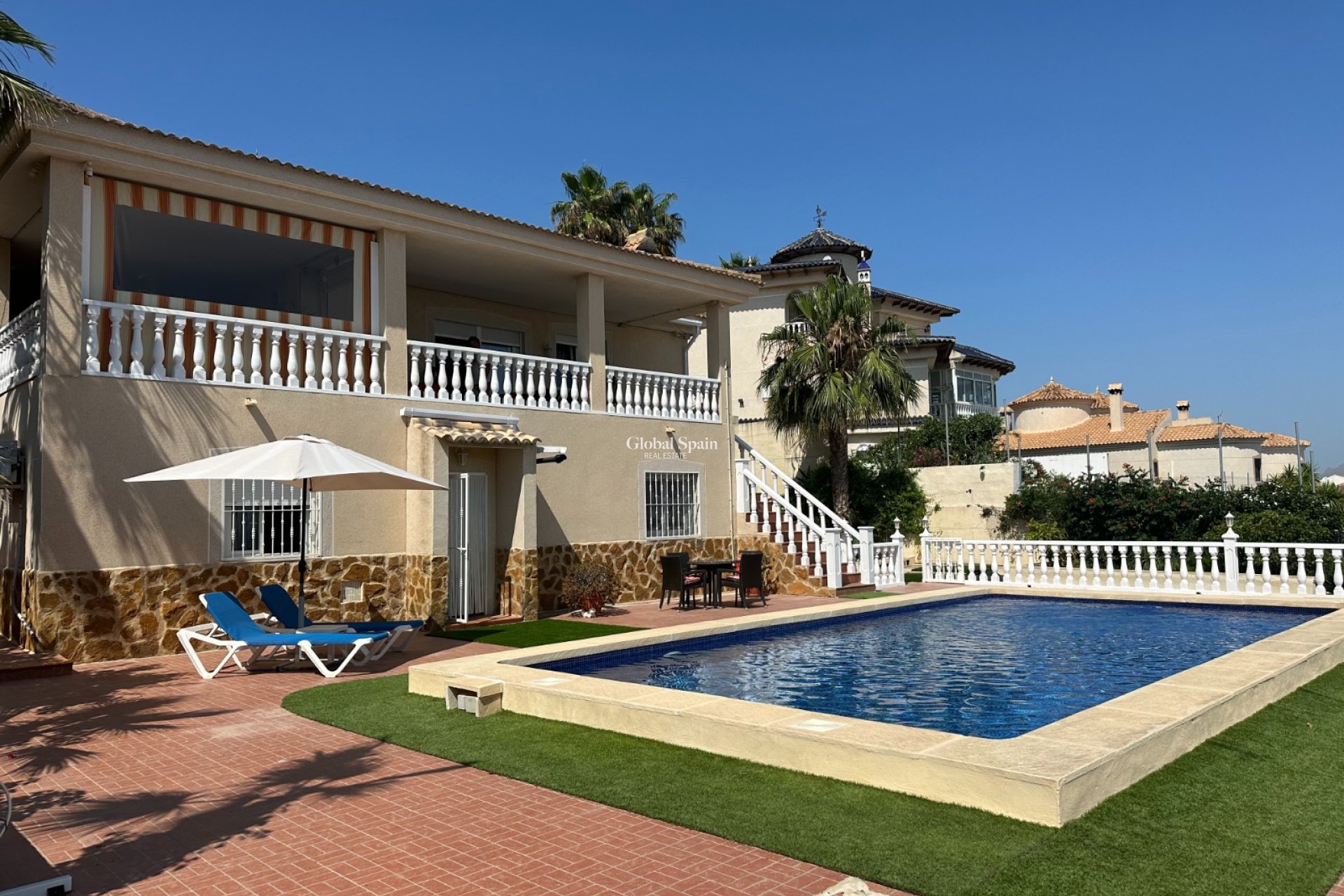 Wederverkoop - VILLA -
ALGORFA - Inland