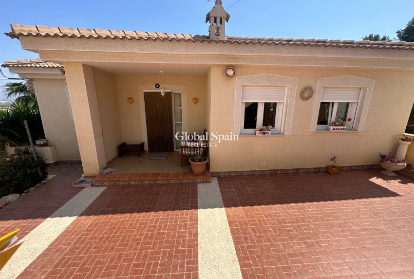 Wederverkoop - VILLA -
ALGORFA - Inland
