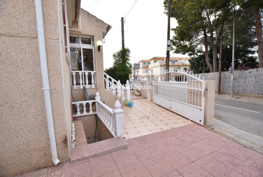 Wederverkoop - VILLA -
ALGORFA - Inland