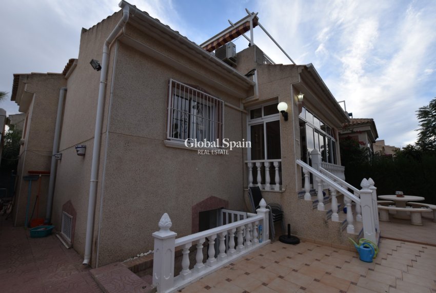 Wederverkoop - VILLA -
ALGORFA - Inland