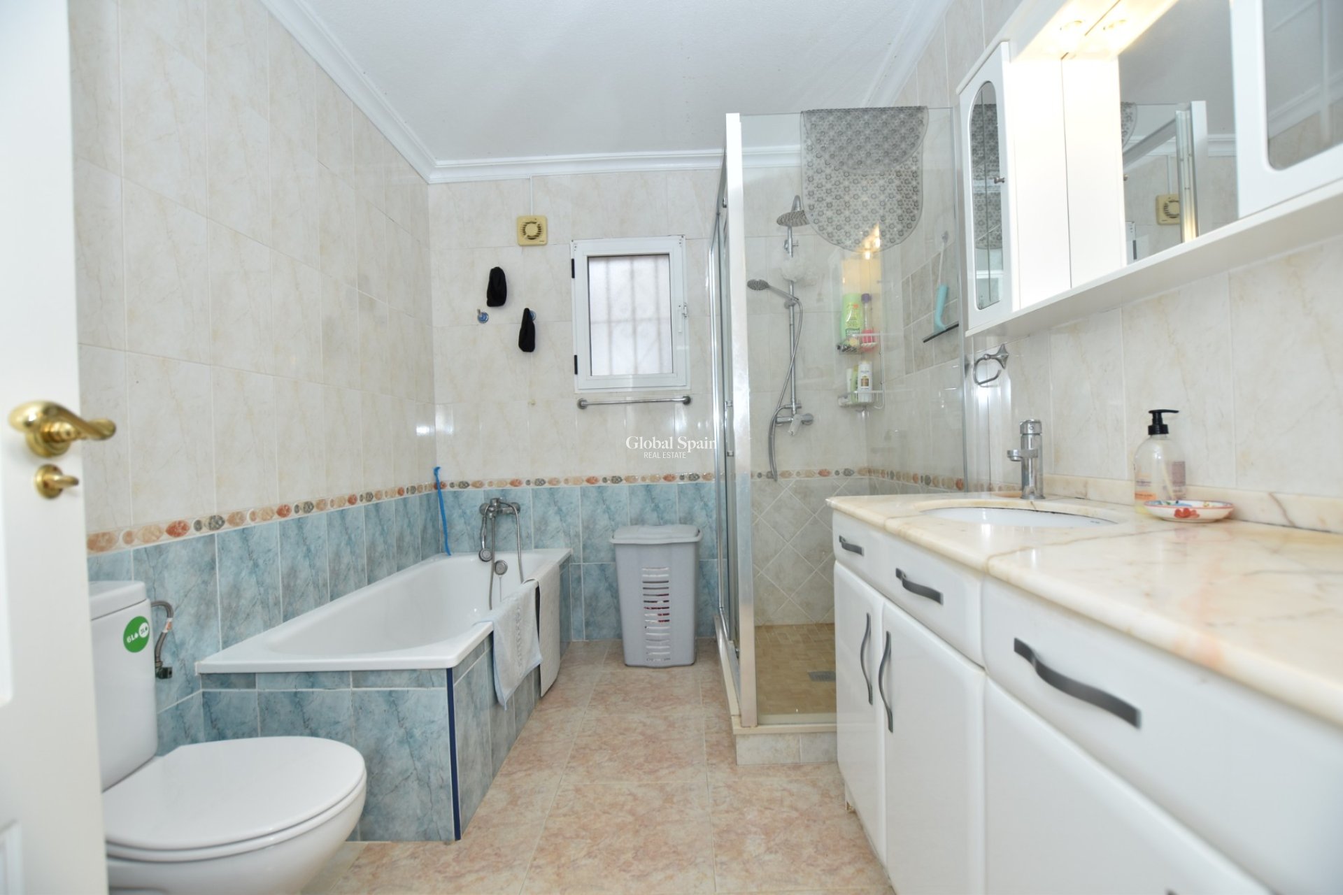 Wederverkoop - VILLA -
ALGORFA - Inland