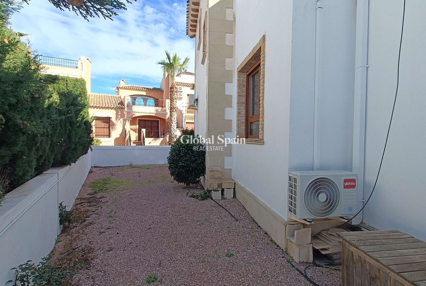 Wederverkoop - VILLA -
ALGORFA - Inland