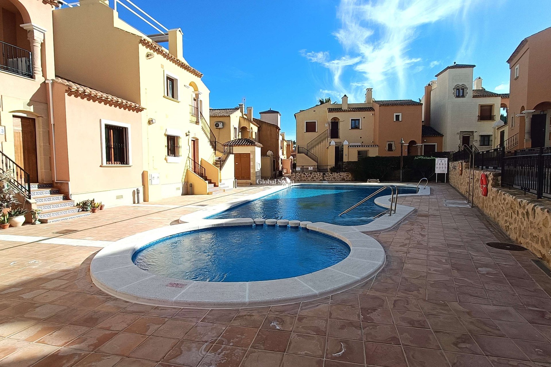 Wederverkoop - VILLA -
ALGORFA - Inland